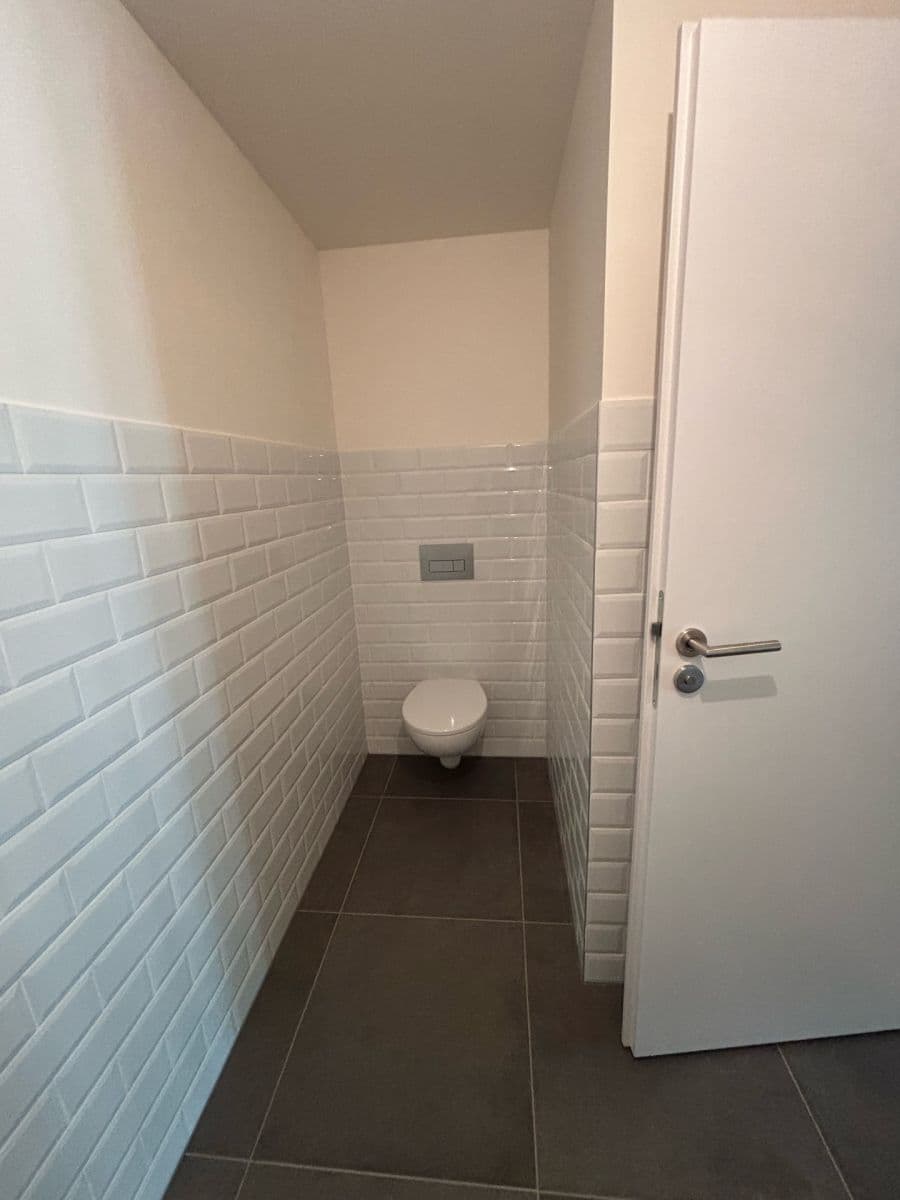 Prenájom bytu 3-izbový 66 m², Kolbenova, Praha, Praha Prenájom bytu 3-izbový 66 m², Kolbenova, Praha, Praha