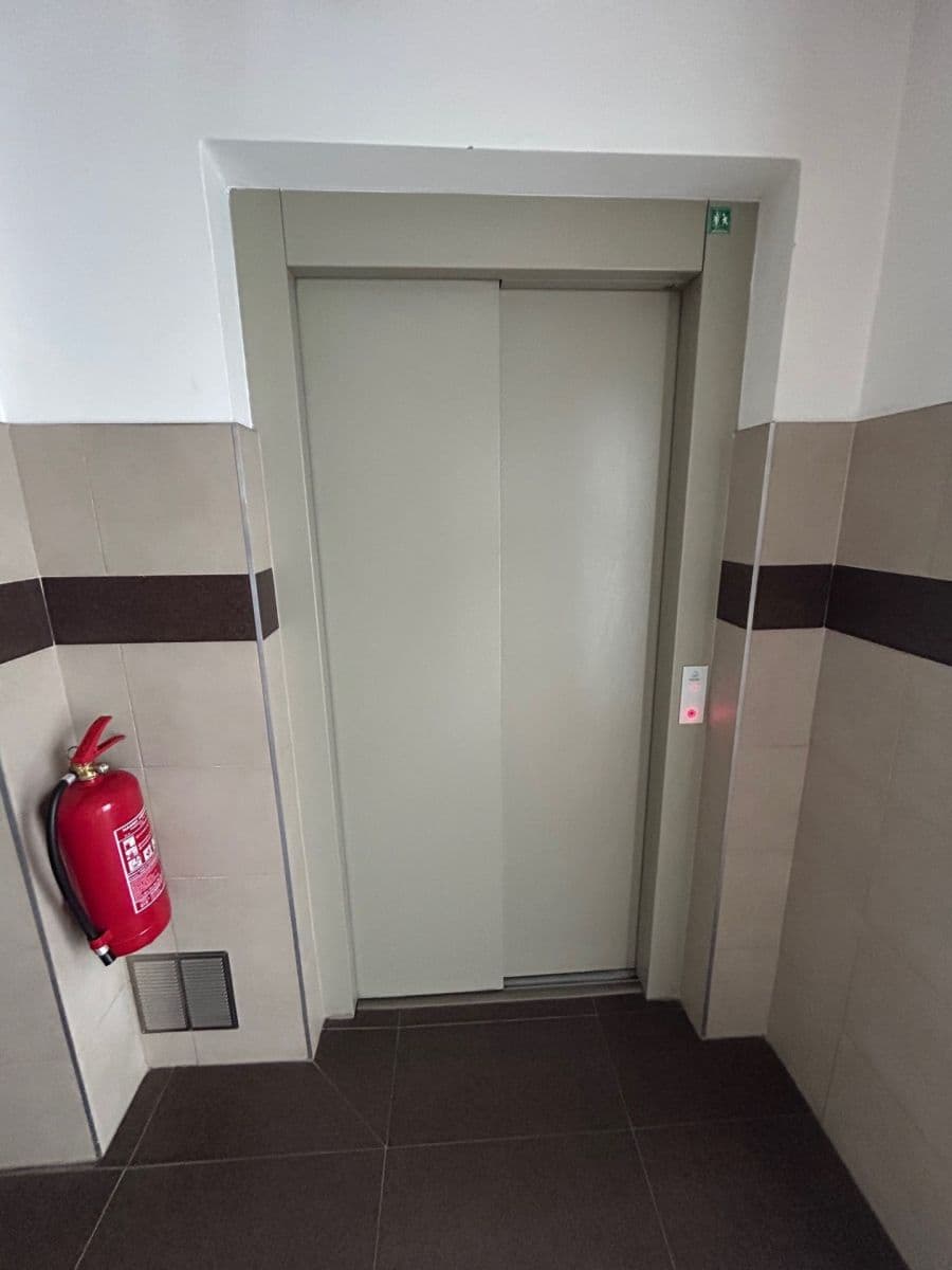 Prenájom bytu 1-izbový 55 m², Poznaňská, Praha, Praha Prenájom bytu 1-izbový 55 m², Poznaňská, Praha, Praha