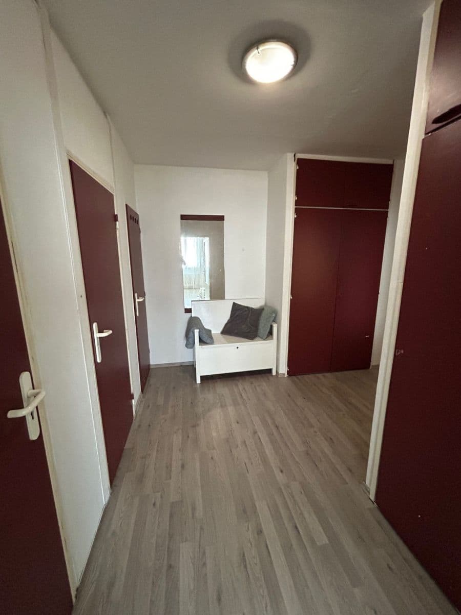 Prenájom bytu 1-izbový 55 m², Poznaňská, Praha, Praha Prenájom bytu 1-izbový 55 m², Poznaňská, Praha, Praha