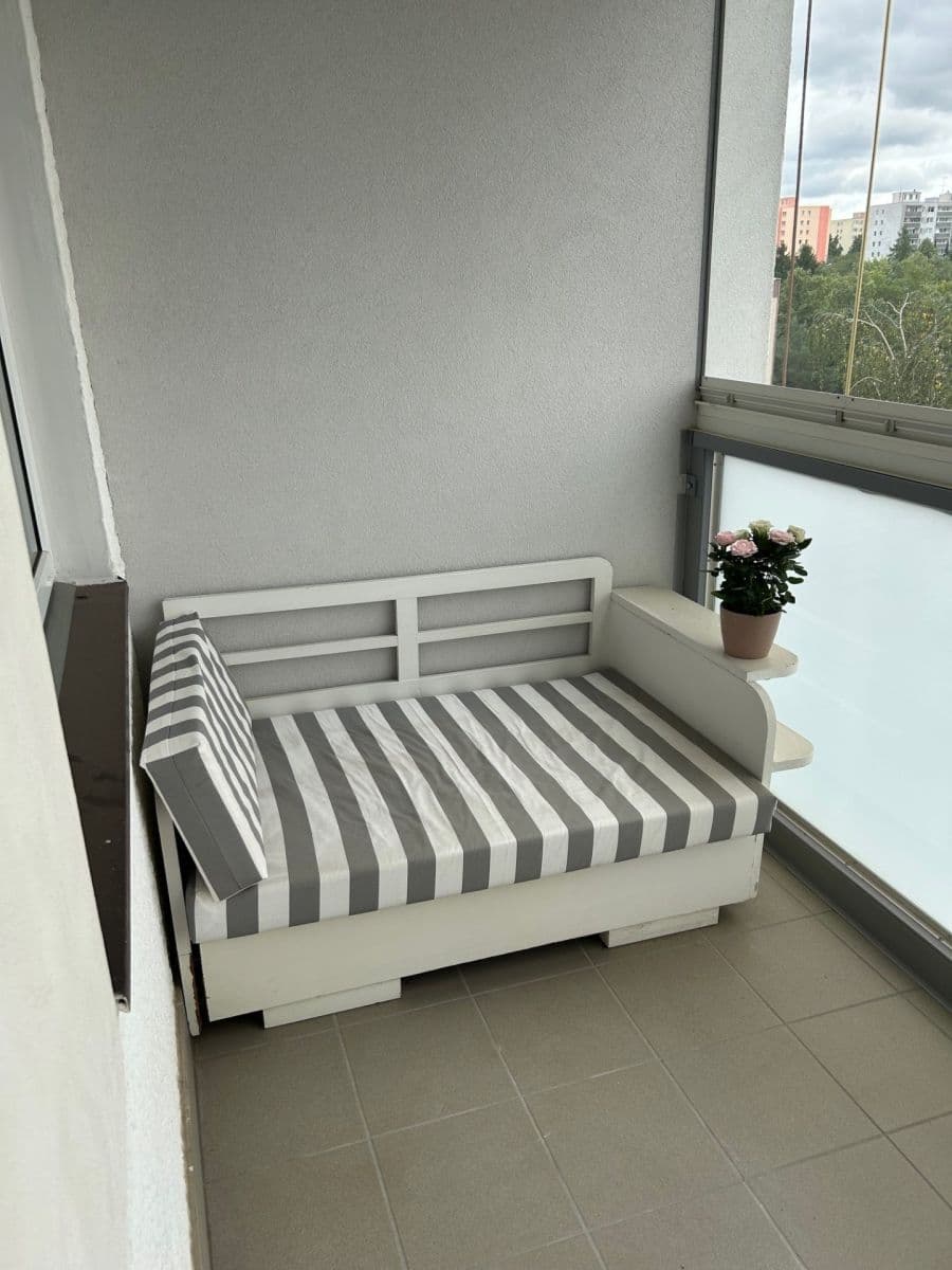 Prenájom bytu 1-izbový 55 m², Poznaňská, Praha, Praha Prenájom bytu 1-izbový 55 m², Poznaňská, Praha, Praha