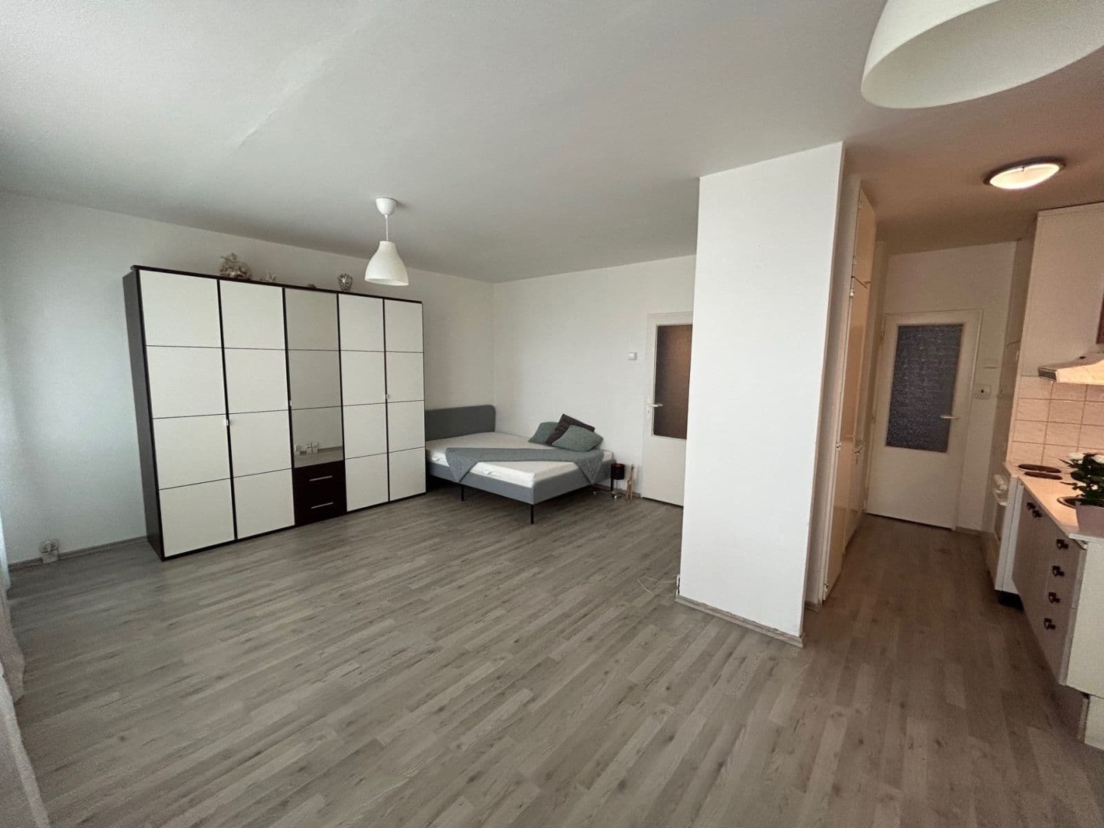 Prenájom bytu 1-izbový 55 m², Poznaňská, Praha, Praha Prenájom bytu 1-izbový 55 m², Poznaňská, Praha, Praha