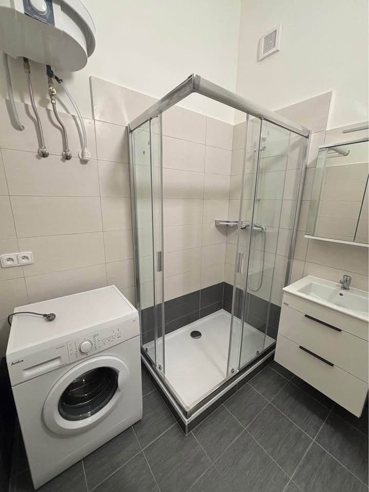 Prenájom bytu 1-izbový 59 m², Americká, Praha, Praha Prenájom bytu 1-izbový 59 m², Americká, Praha, Praha