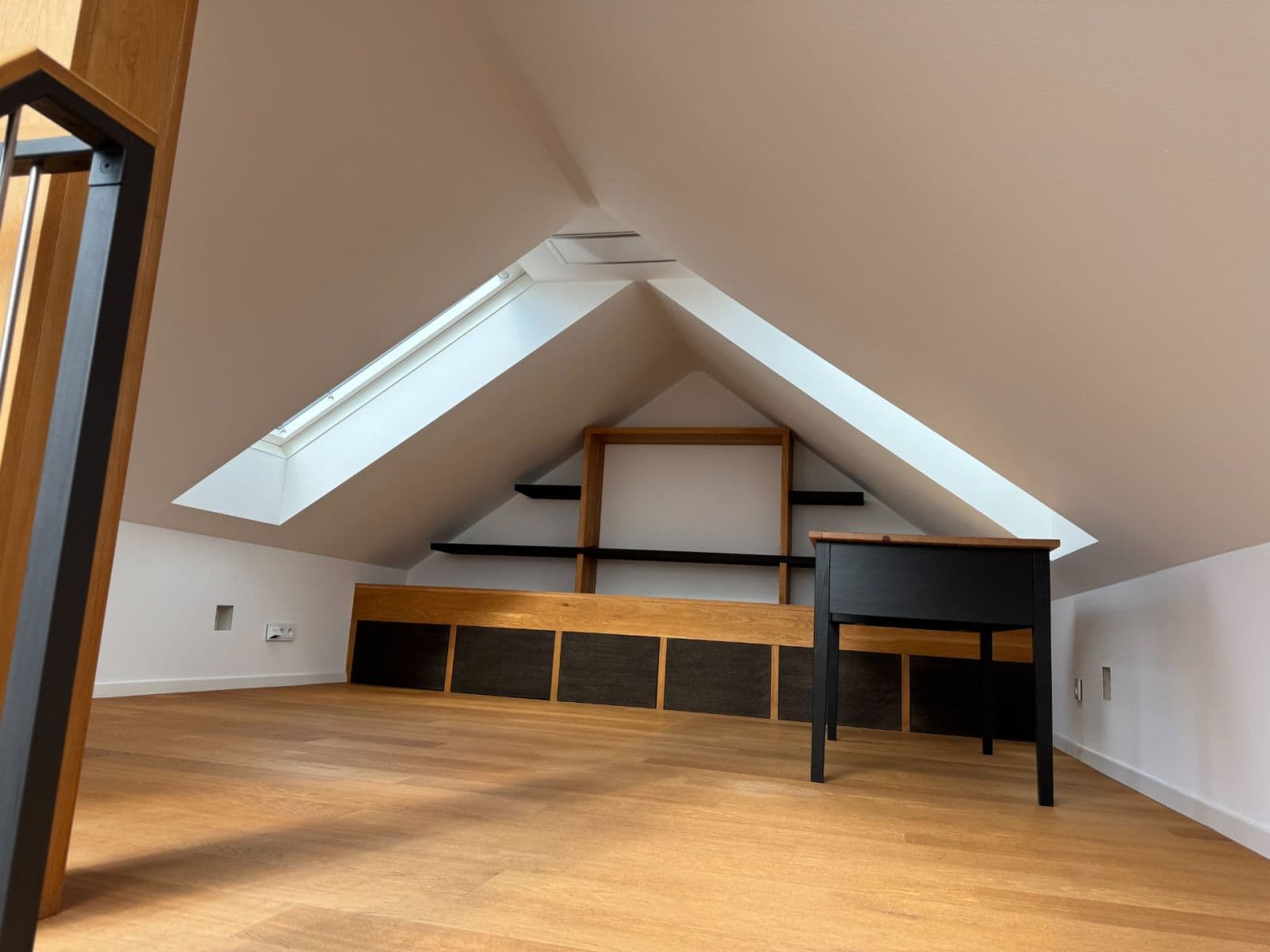 Prenájom bytu 3-izbový 114 m², Fráni Šrámka, Praha, Praha Prenájom bytu 3-izbový 114 m², Fráni Šrámka, Praha, Praha