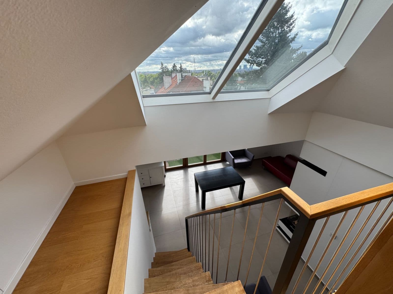 Prenájom bytu 3-izbový 114 m², Fráni Šrámka, Praha, Praha Prenájom bytu 3-izbový 114 m², Fráni Šrámka, Praha, Praha