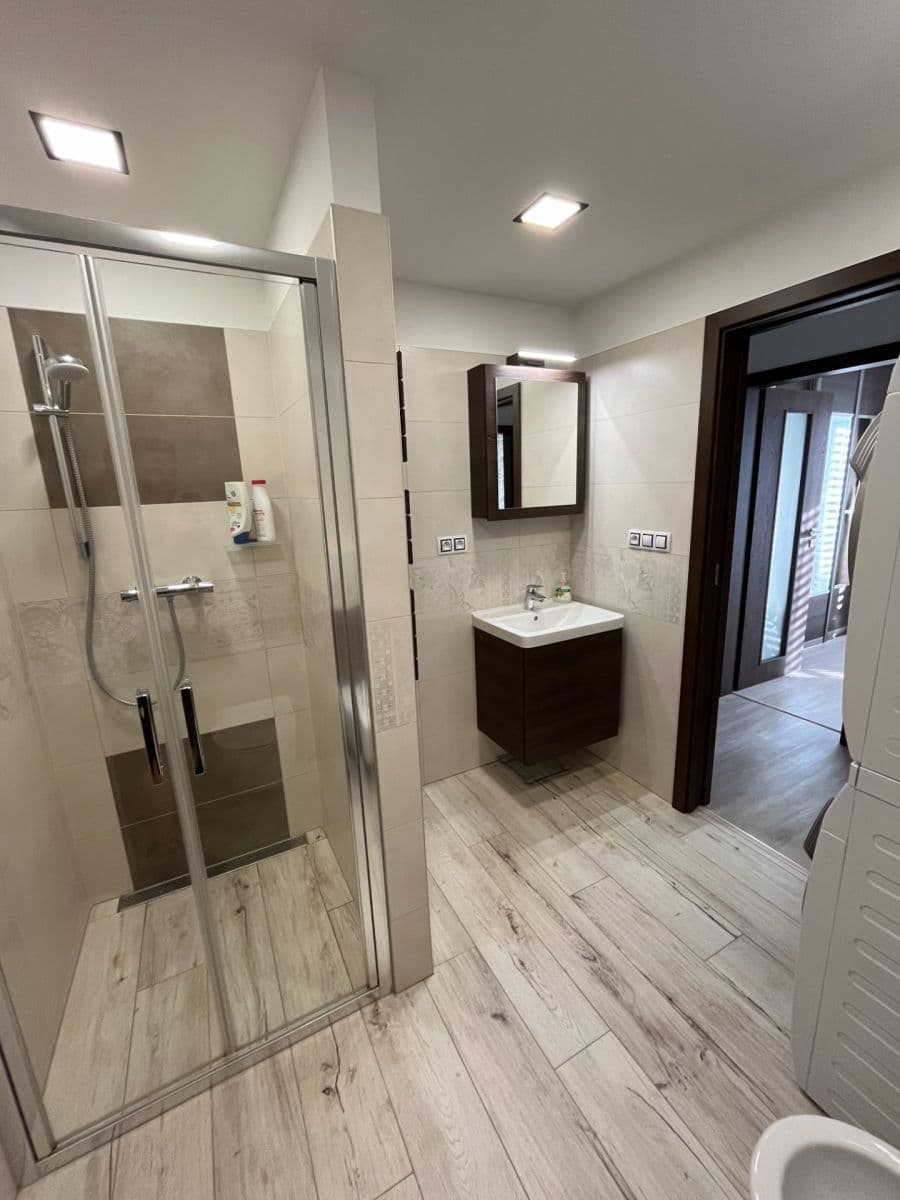 Prenájom bytu 3-izbový 68 m², Březinky, Nové Město nad Metují, Královéhradecký kraj Prenájom bytu 3-izbový 68 m², Březinky, Nové Město nad Metují, Královéhradecký kraj