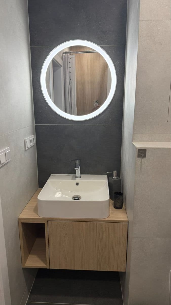 Prenájom bytu 1-izbový 33 m², K Hájku, Nová Paka, Královéhradecký kraj Prenájom bytu 1-izbový 33 m², K Hájku, Nová Paka, Královéhradecký kraj