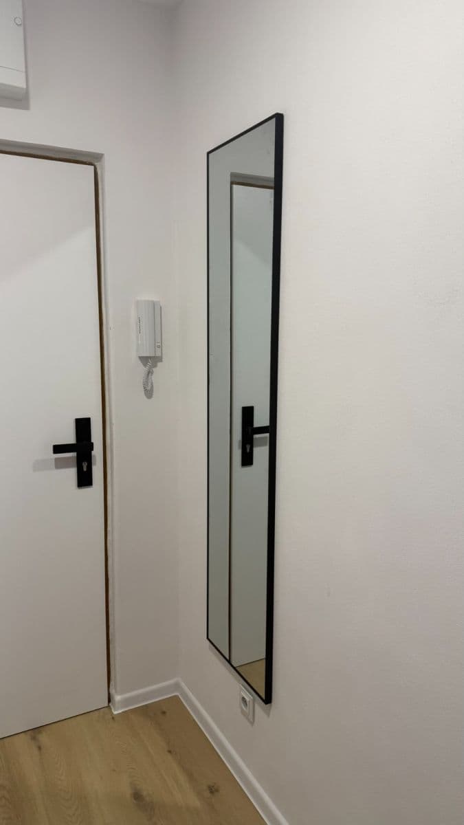 Prenájom bytu 1-izbový 33 m², K Hájku, Nová Paka, Královéhradecký kraj Prenájom bytu 1-izbový 33 m², K Hájku, Nová Paka, Královéhradecký kraj