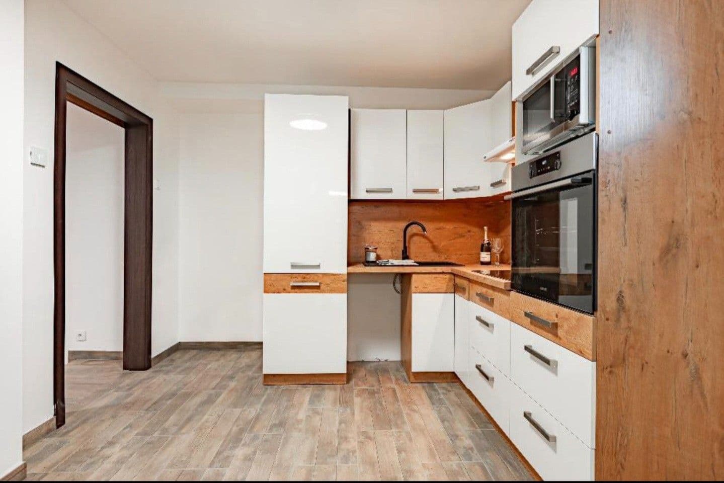 Predaj bytu 2-izbový 64 m², Družstevní, Chýně, Středočeský kraj Predaj bytu 2-izbový 64 m², Družstevní, Chýně, Středočeský kraj