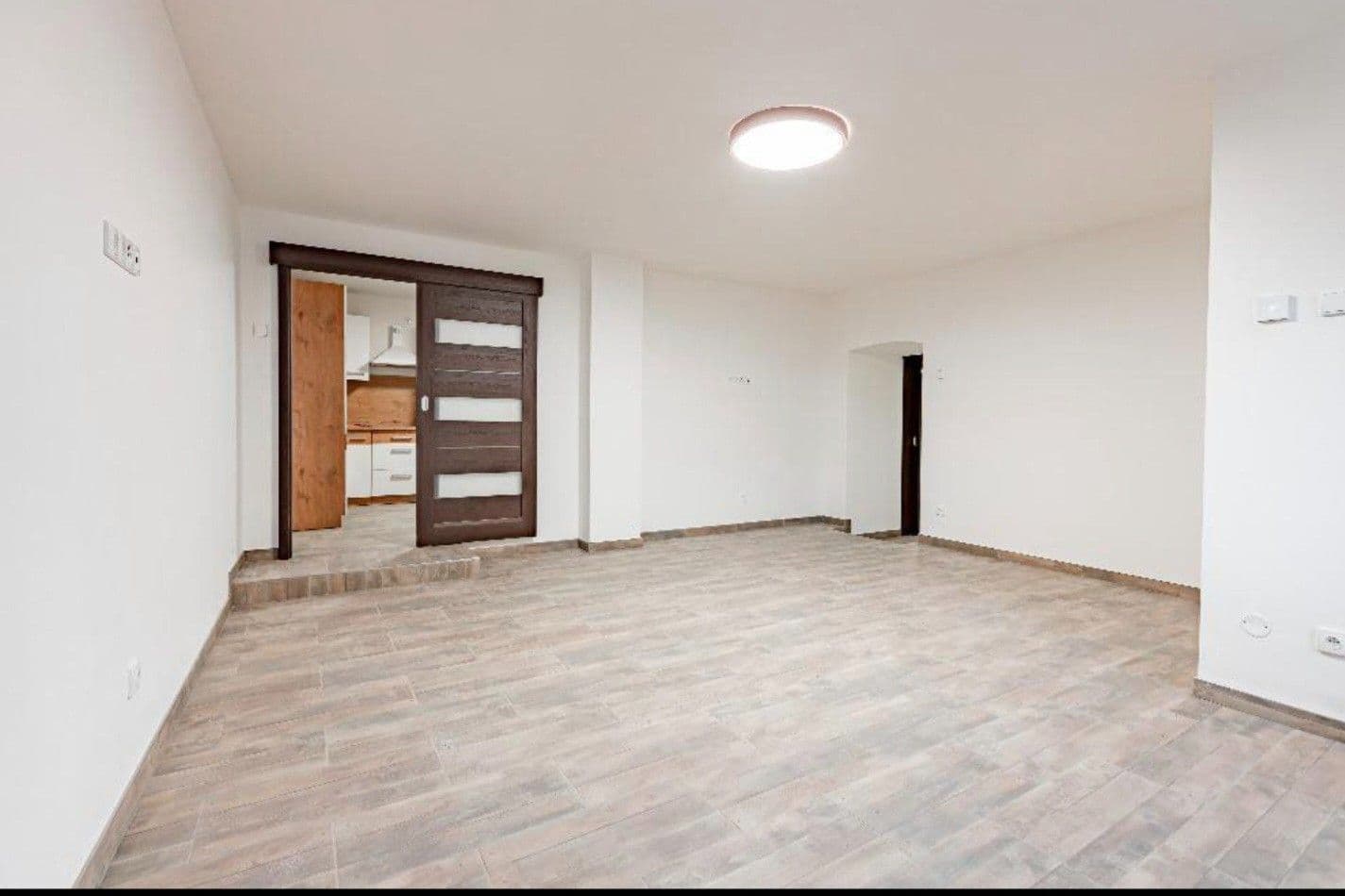 Predaj bytu 2-izbový 64 m², Družstevní, Chýně, Středočeský kraj Predaj bytu 2-izbový 64 m², Družstevní, Chýně, Středočeský kraj