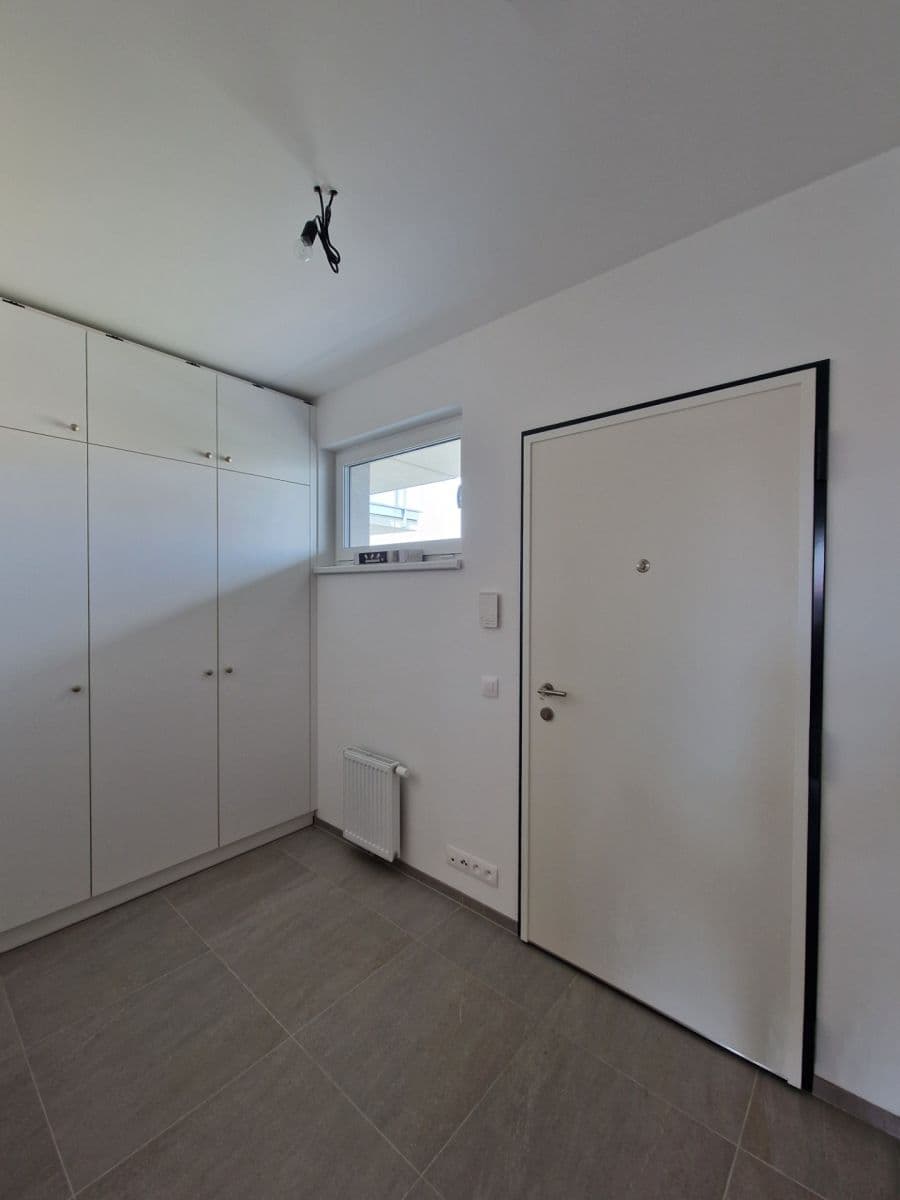 Prenájom bytu 1-izbový 39 m², Milánská, Praha, Praha Prenájom bytu 1-izbový 39 m², Milánská, Praha, Praha