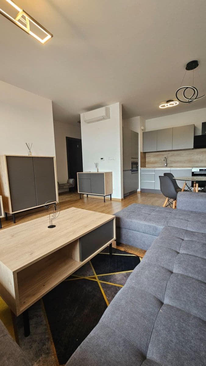 Prenájom bytu 2-izbový 57 m², Ružinov, Bratislavský kraj Prenájom bytu 2-izbový 57 m², Ružinov, Bratislavský kraj