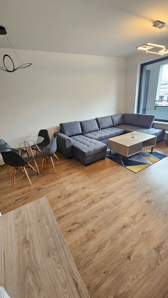 Prenájom bytu 2-izbový 57 m², Ružinov, Bratislavský kraj Prenájom bytu 2-izbový 57 m², Ružinov, Bratislavský kraj