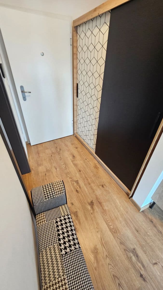 Prenájom bytu 2-izbový 57 m², Ružinov, Bratislavský kraj Prenájom bytu 2-izbový 57 m², Ružinov, Bratislavský kraj
