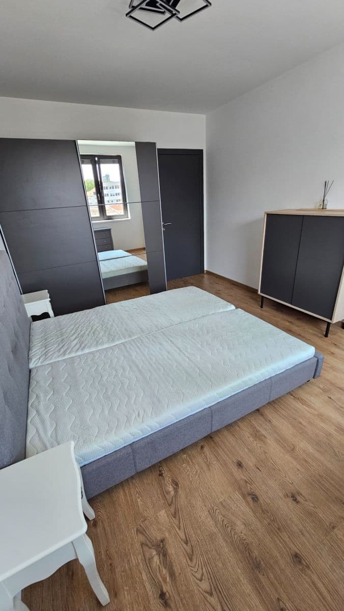 Prenájom bytu 2-izbový 57 m², Ružinov, Bratislavský kraj Prenájom bytu 2-izbový 57 m², Ružinov, Bratislavský kraj