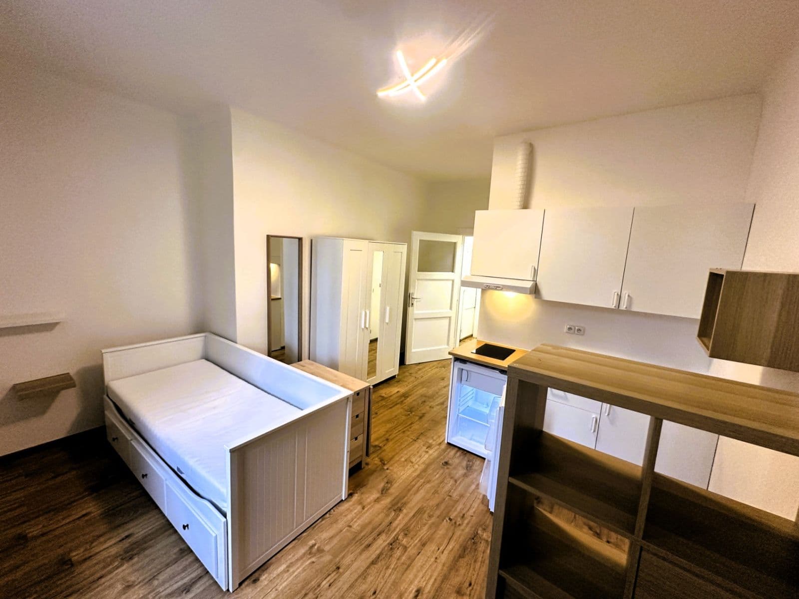 Prenájom bytu 1-izbový 25 m², Slezská, Praha, Praha Prenájom bytu 1-izbový 25 m², Slezská, Praha, Praha
