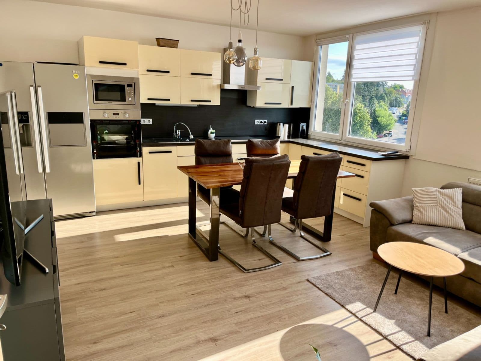 Prenájom bytu 4-izbový 81 m², Písečná, Praha, Praha Prenájom bytu 4-izbový 81 m², Písečná, Praha, Praha