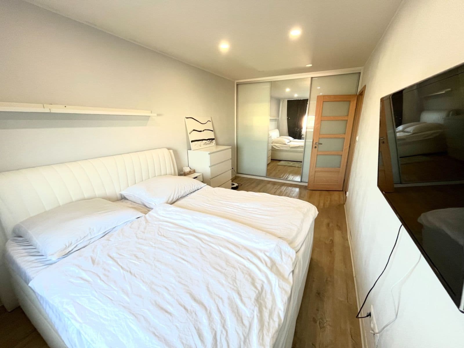 Prenájom bytu 4-izbový 81 m², Písečná, Praha, Praha Prenájom bytu 4-izbový 81 m², Písečná, Praha, Praha