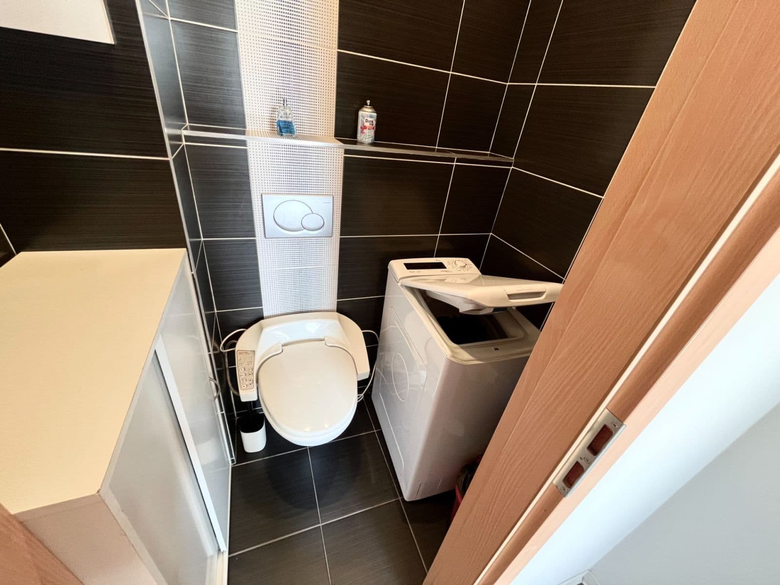 Prenájom bytu 4-izbový 81 m², Písečná, Praha, Praha Prenájom bytu 4-izbový 81 m², Písečná, Praha, Praha