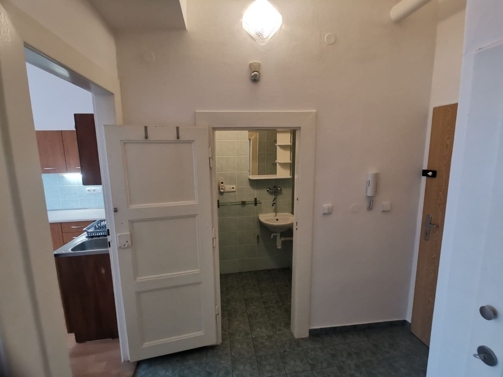 Prenájom bytu 1-izbový 40 m², Na Míčánkách, Praha, Praha Prenájom bytu 1-izbový 40 m², Na Míčánkách, Praha, Praha