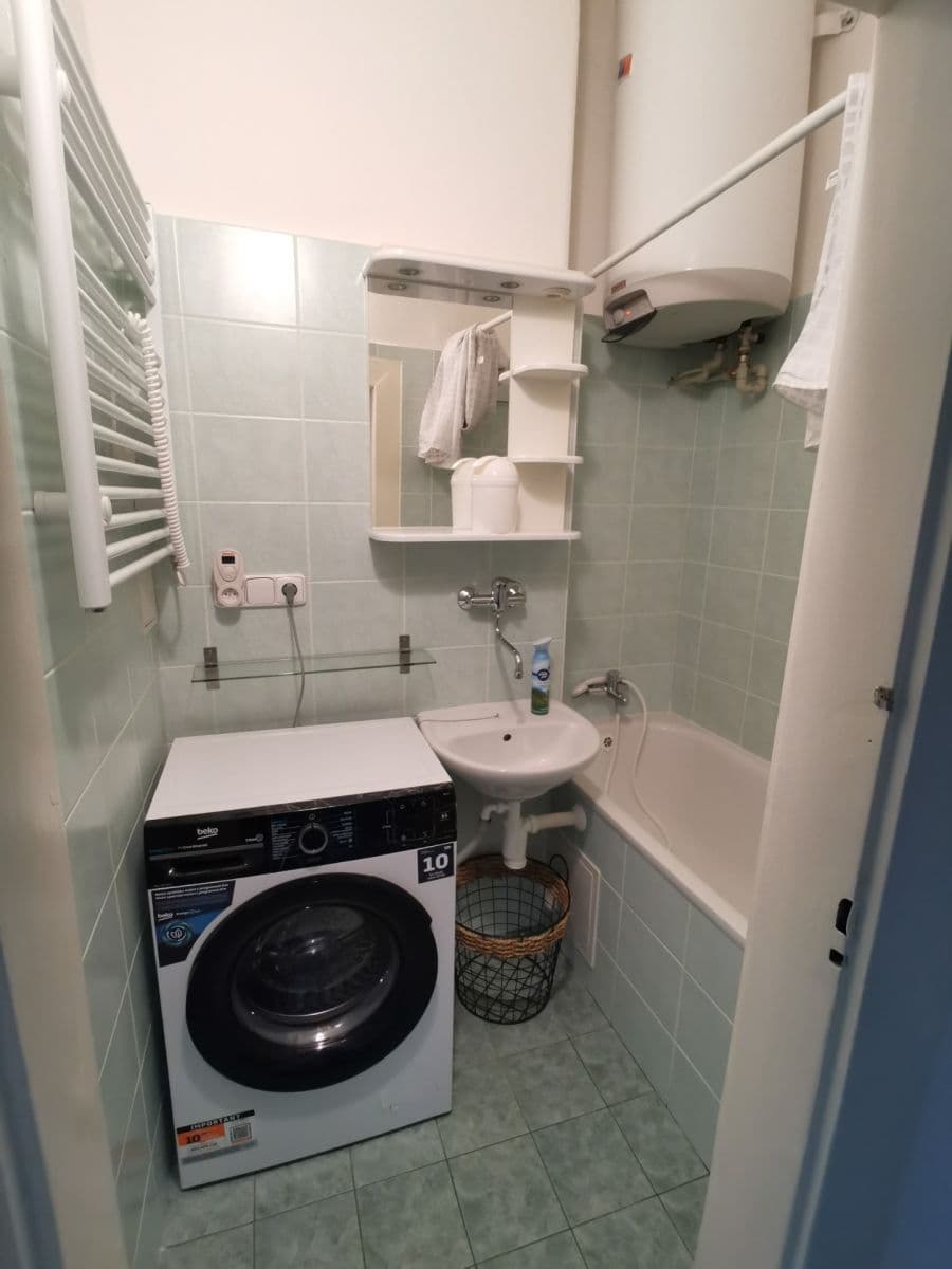 Prenájom bytu 1-izbový 40 m², Na Míčánkách, Praha, Praha Prenájom bytu 1-izbový 40 m², Na Míčánkách, Praha, Praha