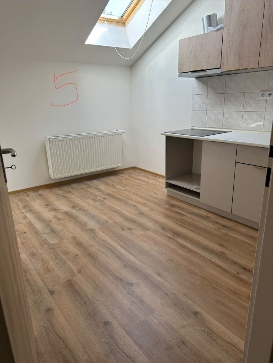 Prenájom bytu 1-izbový 47 m², 1. května, Rosice, Jihomoravský kraj Prenájom bytu 1-izbový 47 m², 1. května, Rosice, Jihomoravský kraj