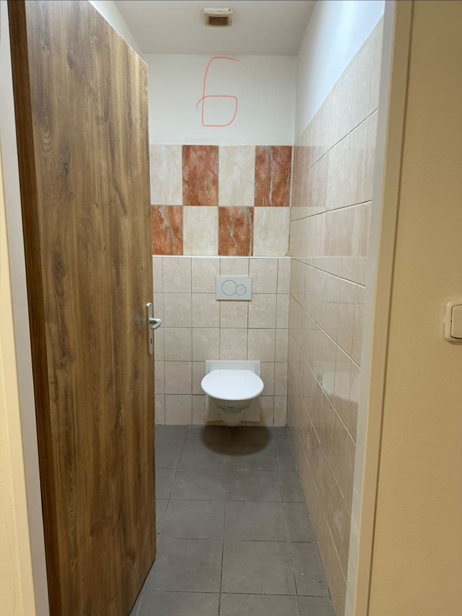 Prenájom bytu 1-izbový 47 m², 1. května, Rosice, Jihomoravský kraj Prenájom bytu 1-izbový 47 m², 1. května, Rosice, Jihomoravský kraj