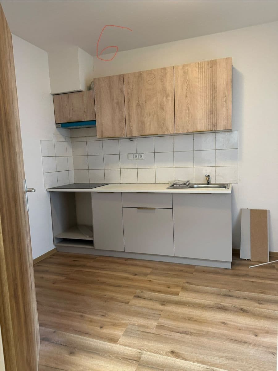 Prenájom bytu 1-izbový 47 m², 1. května, Rosice, Jihomoravský kraj Prenájom bytu 1-izbový 47 m², 1. května, Rosice, Jihomoravský kraj