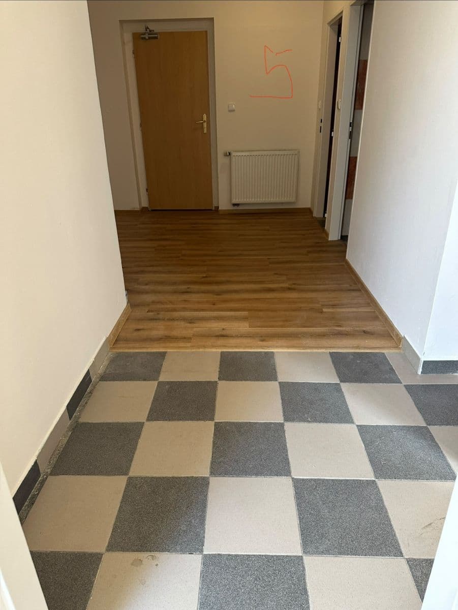 Prenájom bytu 1-izbový 47 m², 1. května, Rosice, Jihomoravský kraj Prenájom bytu 1-izbový 47 m², 1. května, Rosice, Jihomoravský kraj