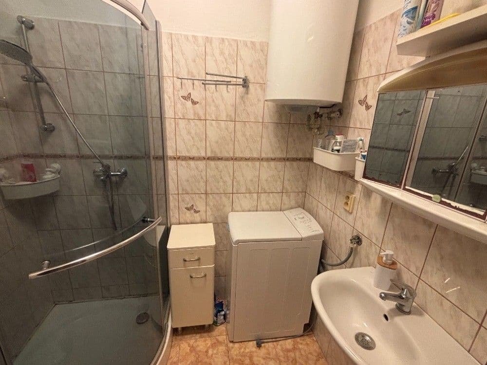 Prenájom bytu 1-izbový 25 m², U Jezerky, Praha, Praha Prenájom bytu 1-izbový 25 m², U Jezerky, Praha, Praha
