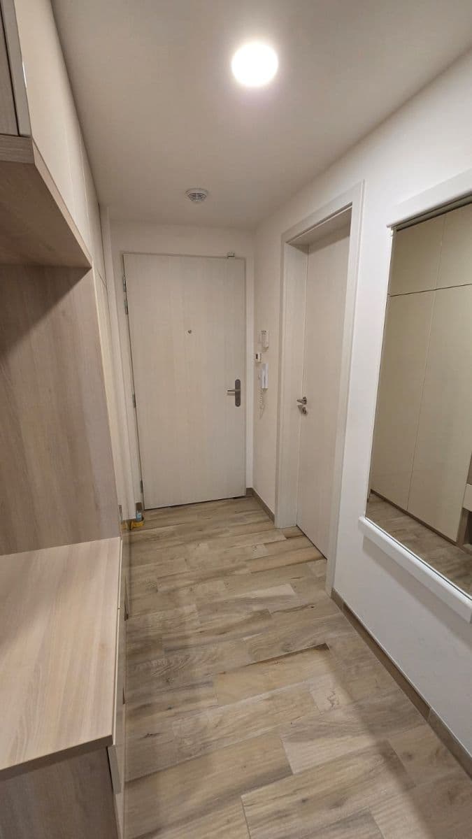 Prenájom bytu 3-izbový 69 m², Do Zahrádek Ⅰ, Praha, Praha Prenájom bytu 3-izbový 69 m², Do Zahrádek Ⅰ, Praha, Praha