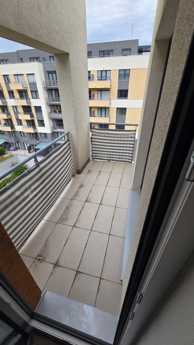 Prenájom bytu 3-izbový 69 m², Do Zahrádek Ⅰ, Praha, Praha Prenájom bytu 3-izbový 69 m², Do Zahrádek Ⅰ, Praha, Praha
