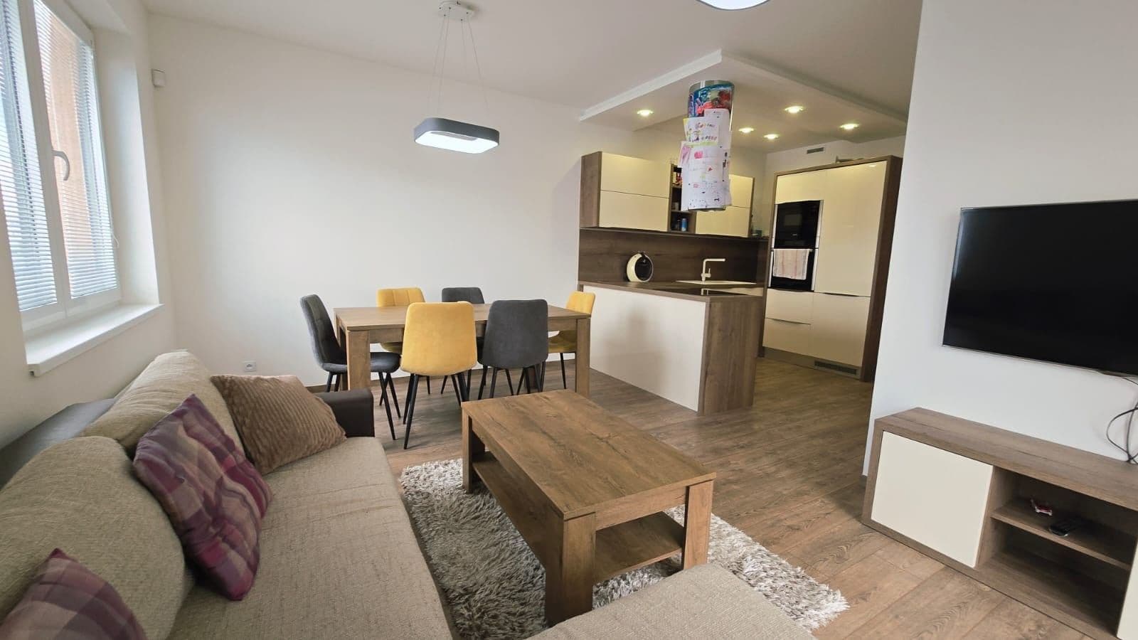 Prenájom bytu 3-izbový 69 m², Do Zahrádek Ⅰ, Praha, Praha Prenájom bytu 3-izbový 69 m², Do Zahrádek Ⅰ, Praha, Praha