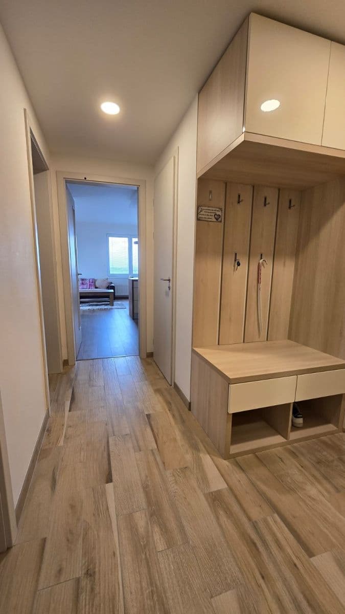 Prenájom bytu 3-izbový 69 m², Do Zahrádek Ⅰ, Praha, Praha Prenájom bytu 3-izbový 69 m², Do Zahrádek Ⅰ, Praha, Praha