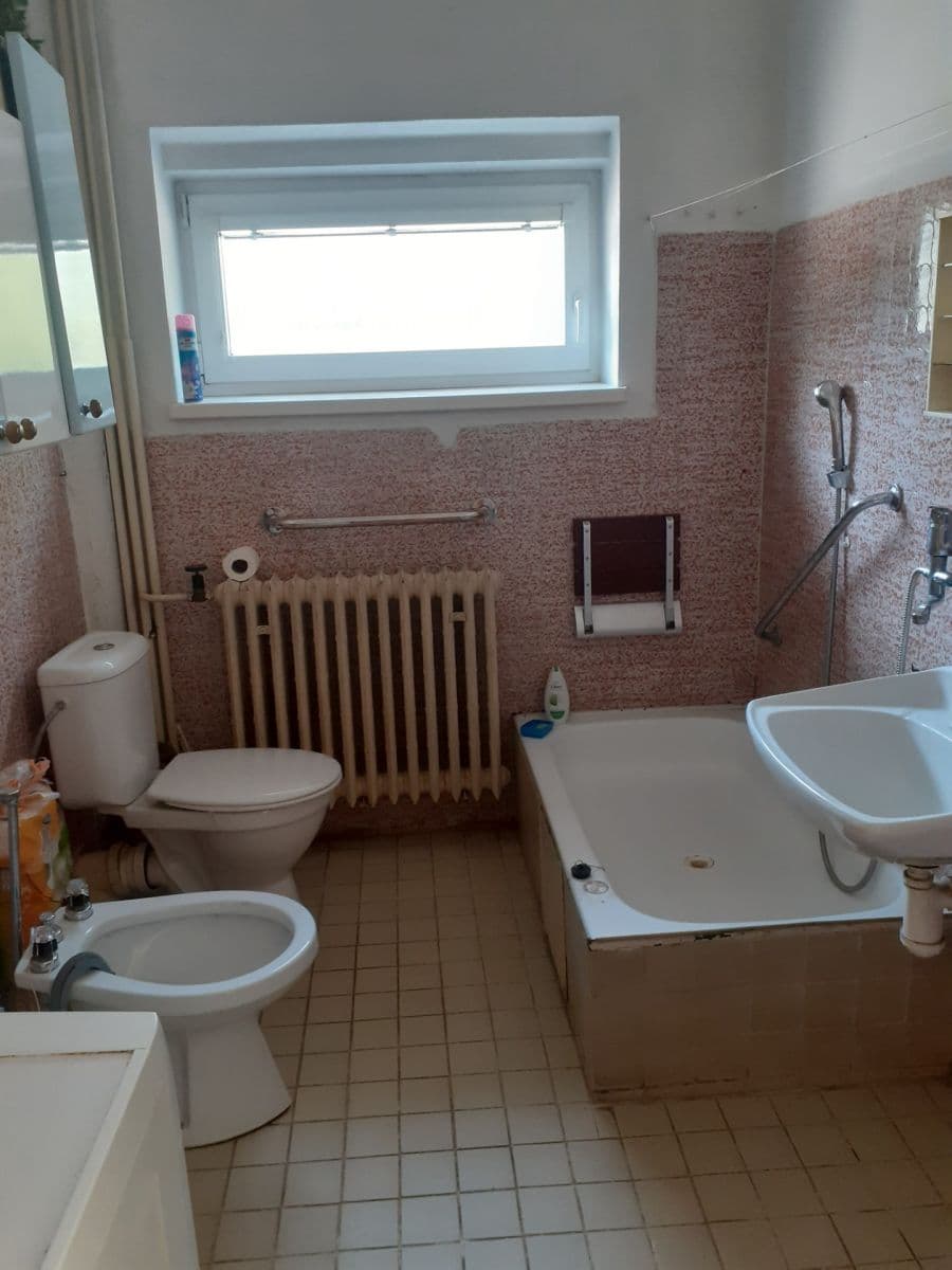 Predaj domu 165 m², pozemek 344 m², Domažlická, Klatovy, Plzeňský kraj Predaj domu 165 m², pozemek 344 m², Domažlická, Klatovy, Plzeňský kraj
