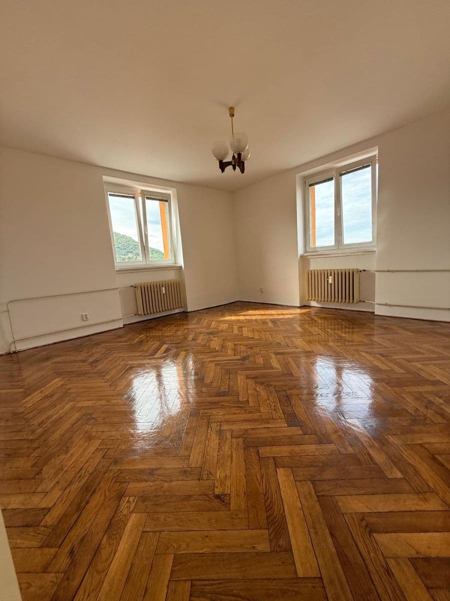 Predaj bytu 2-izbový 56 m², tř. Budovatelů, Most, Ústecký kraj Predaj bytu 2-izbový 56 m², tř. Budovatelů, Most, Ústecký kraj