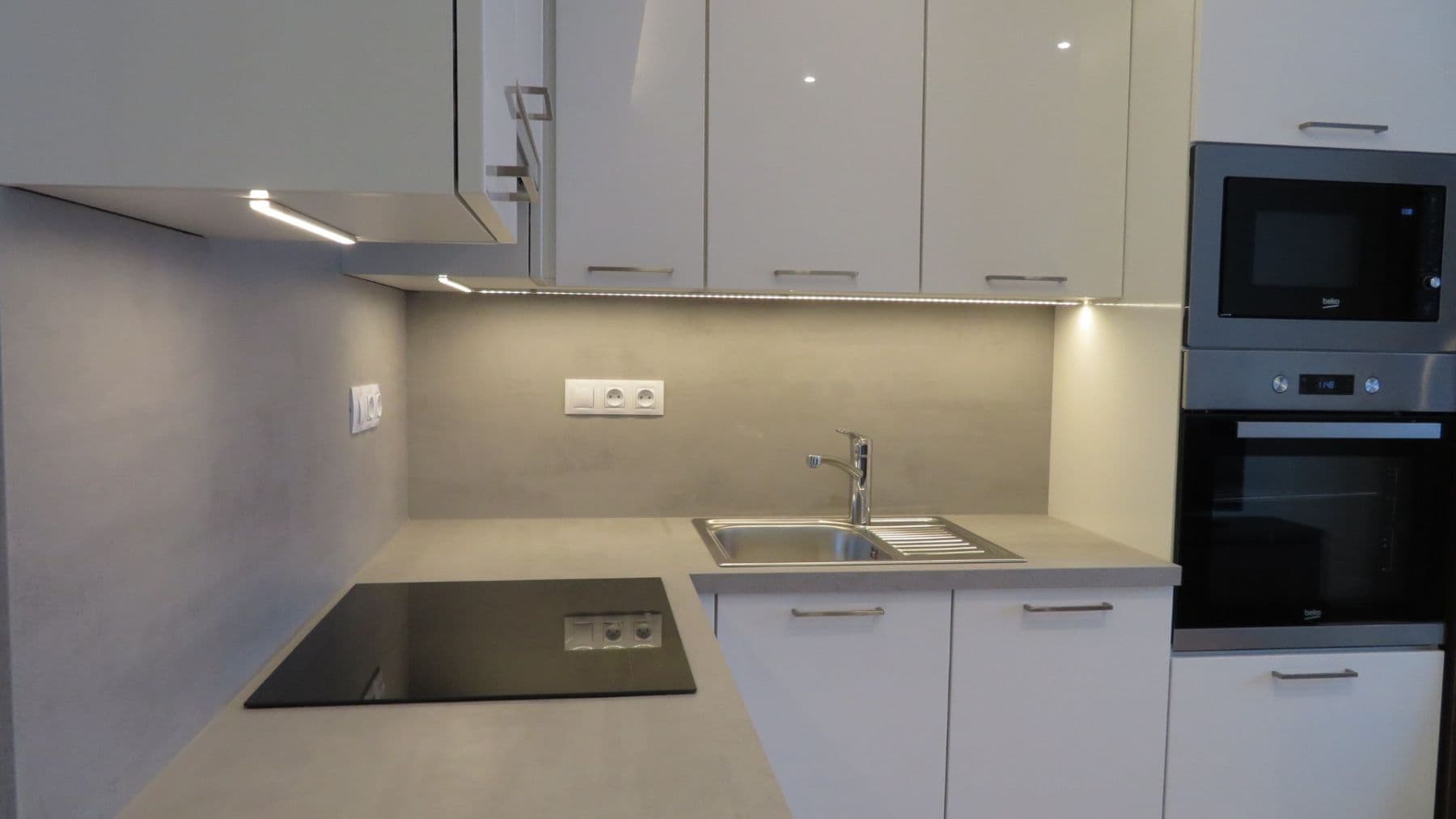 Prenájom bytu 1-izbový 29 m², Mukařovského, Praha, Praha Prenájom bytu 1-izbový 29 m², Mukařovského, Praha, Praha