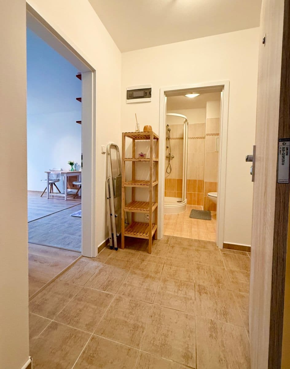 Predaj bytu 1-izbový 35 m², Rudolfa Holeky, Praha, Praha Predaj bytu 1-izbový 35 m², Rudolfa Holeky, Praha, Praha