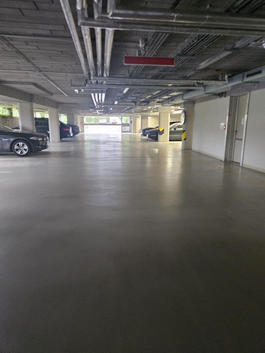 Prenájom garáže 14 m², Vrátnická, Praha, Praha Prenájom garáže 14 m², Vrátnická, Praha, Praha