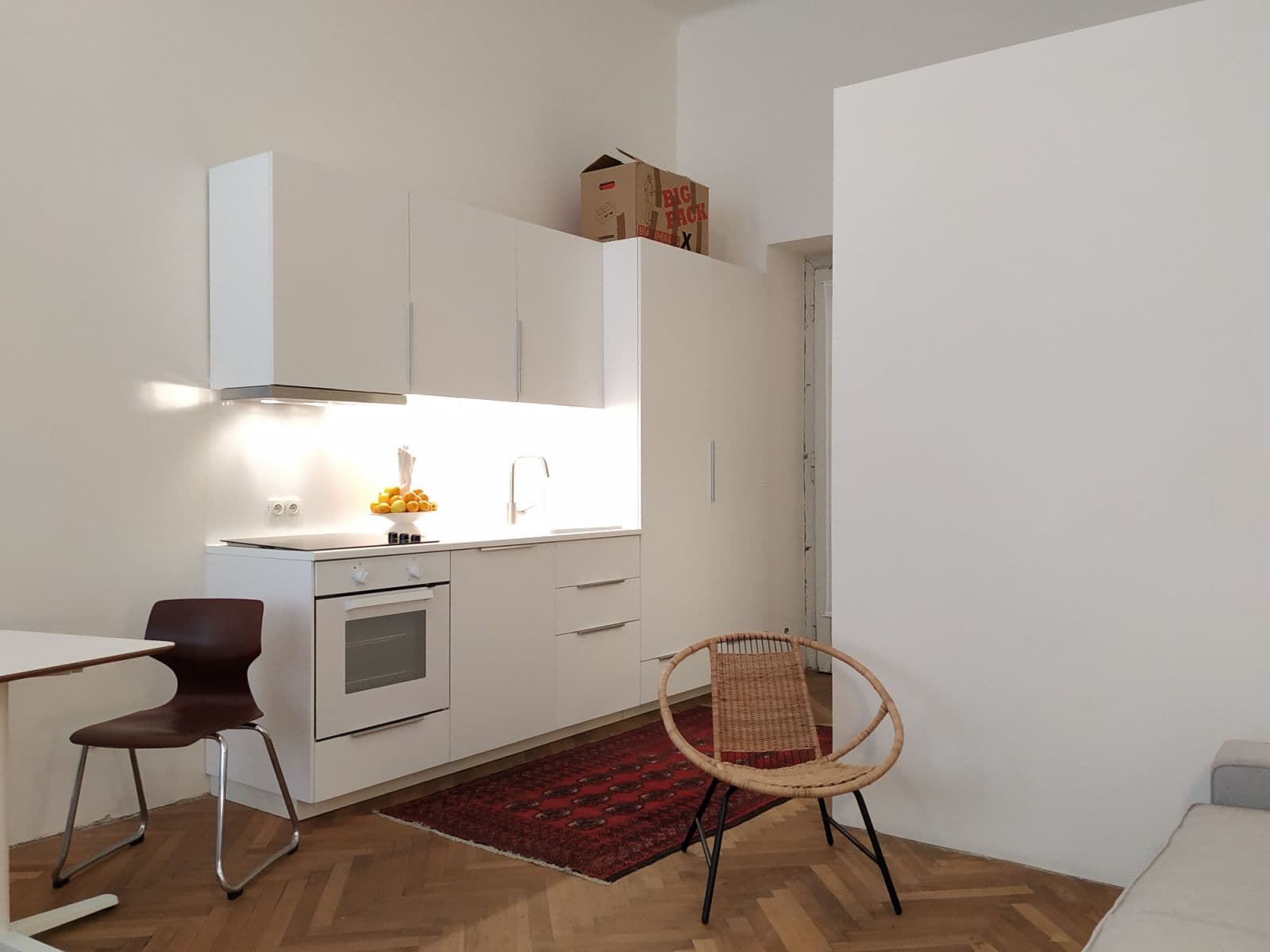 Prenájom bytu 30 m², Prvního pluku, Praha, Praha Prenájom bytu 30 m², Prvního pluku, Praha, Praha