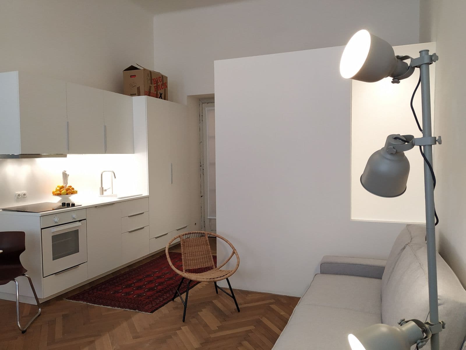 Prenájom bytu 30 m², Prvního pluku, Praha, Praha Prenájom bytu 30 m², Prvního pluku, Praha, Praha