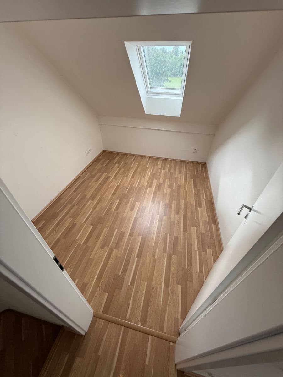 Prenájom bytu 4-izbový 96 m², Habrová, Plzeň, Plzeňský kraj Prenájom bytu 4-izbový 96 m², Habrová, Plzeň, Plzeňský kraj