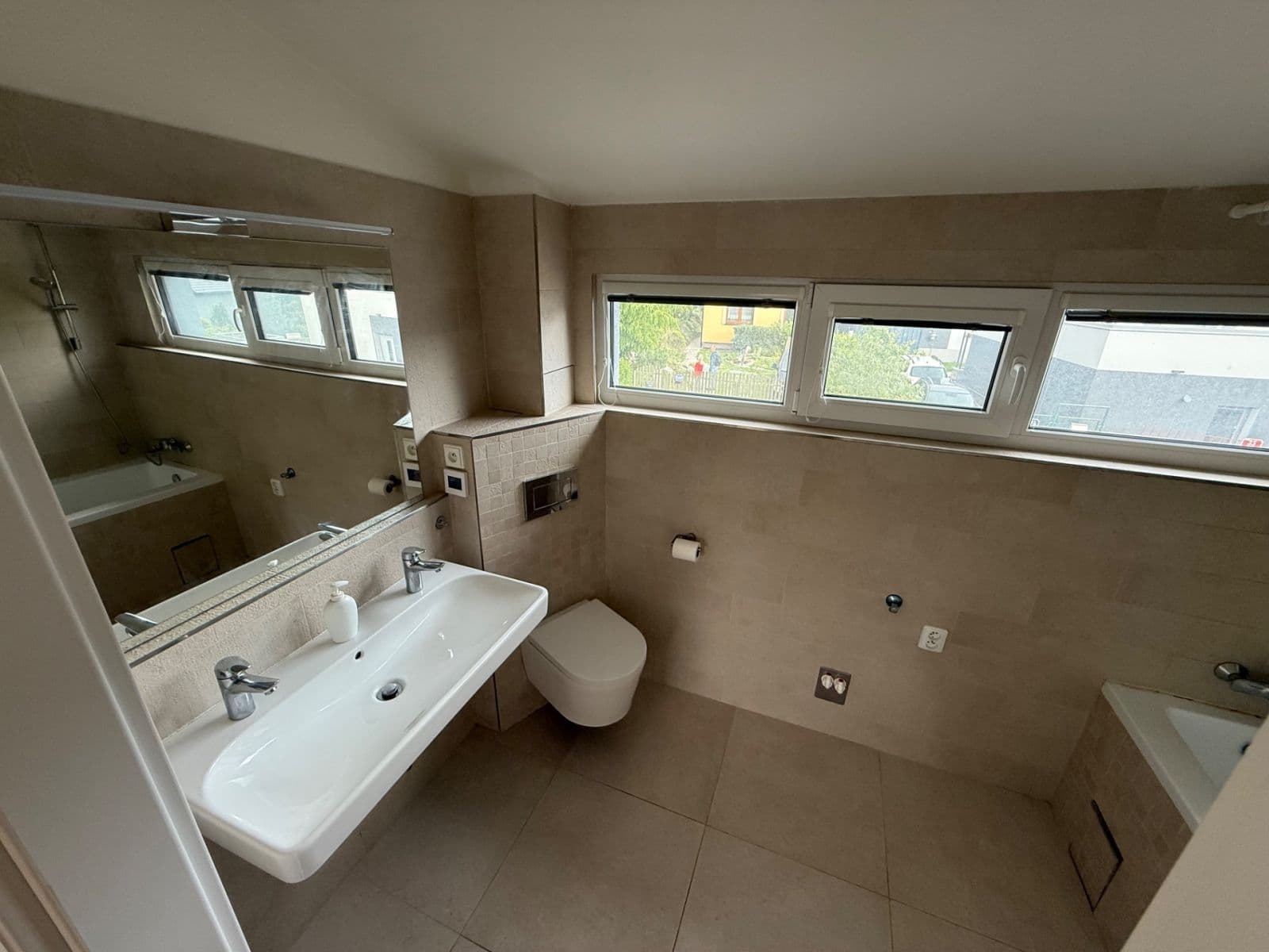 Prenájom bytu 4-izbový 96 m², Habrová, Plzeň, Plzeňský kraj Prenájom bytu 4-izbový 96 m², Habrová, Plzeň, Plzeňský kraj