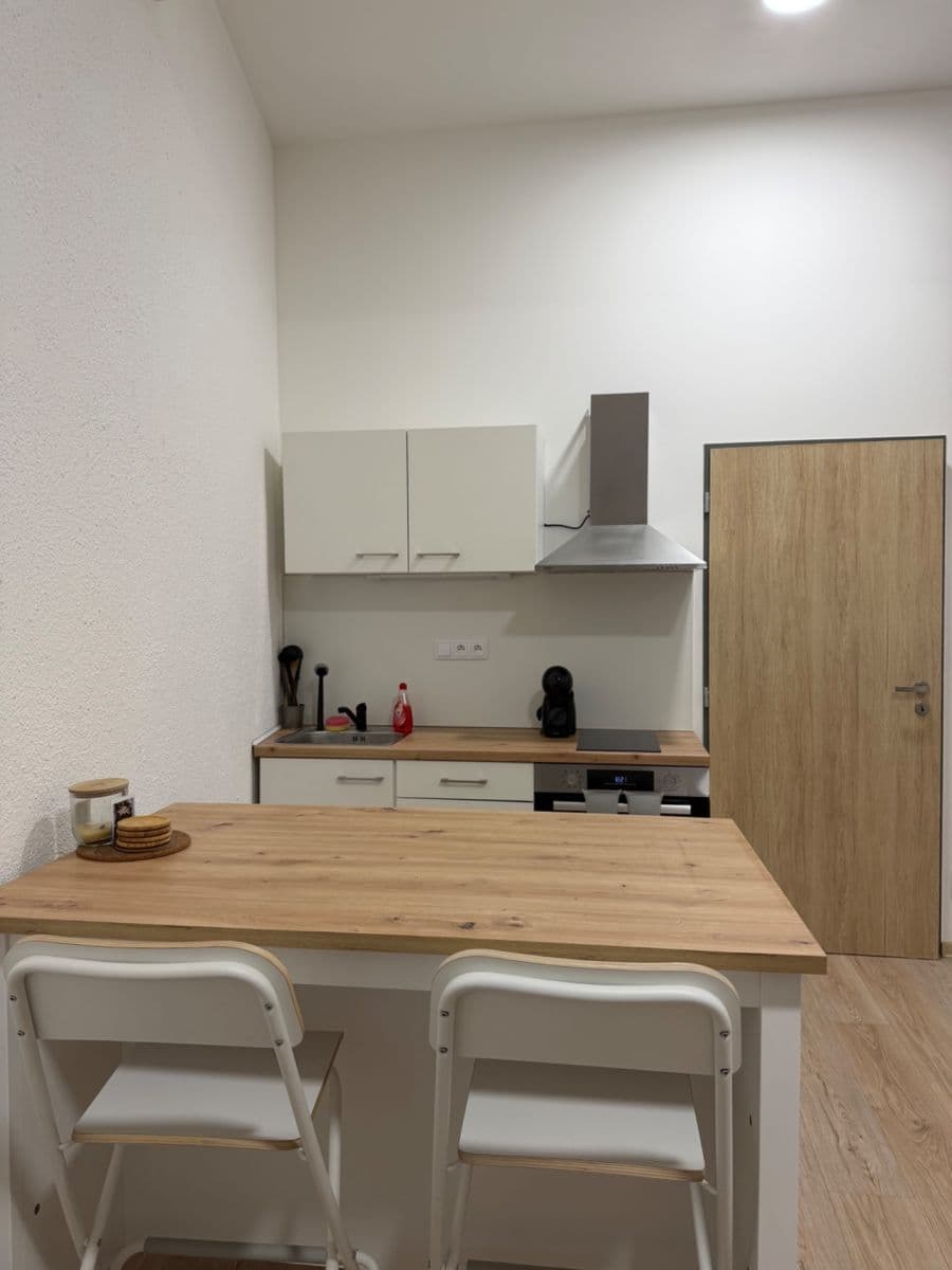 Prenájom bytu 1-izbový 35 m², Koliště, Brno, Jihomoravský kraj Prenájom bytu 1-izbový 35 m², Koliště, Brno, Jihomoravský kraj