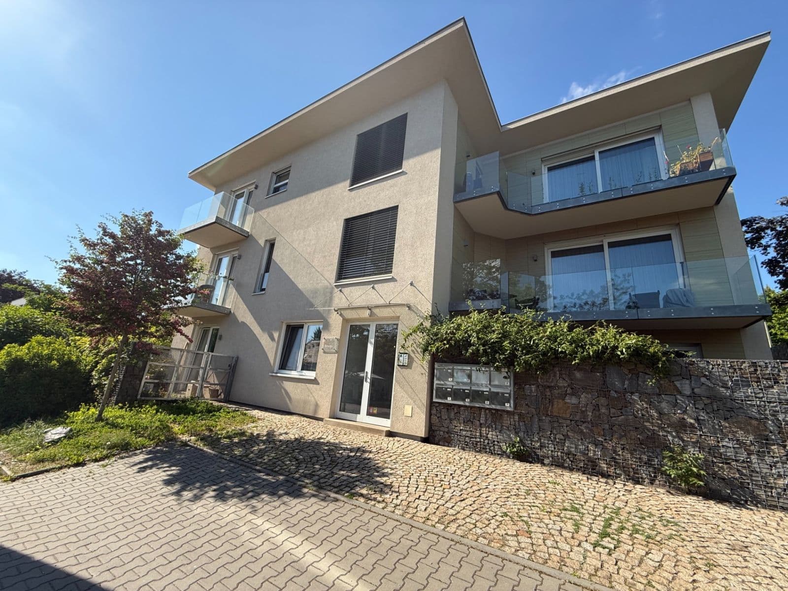 Prenájom bytu 1-izbový 44 m², Trojská, Praha, Praha Prenájom bytu 1-izbový 44 m², Trojská, Praha, Praha