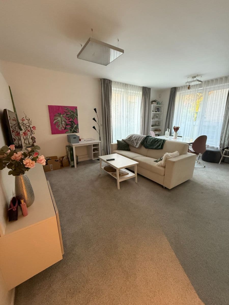 Prenájom bytu 1-izbový 44 m², Trojská, Praha, Praha Prenájom bytu 1-izbový 44 m², Trojská, Praha, Praha