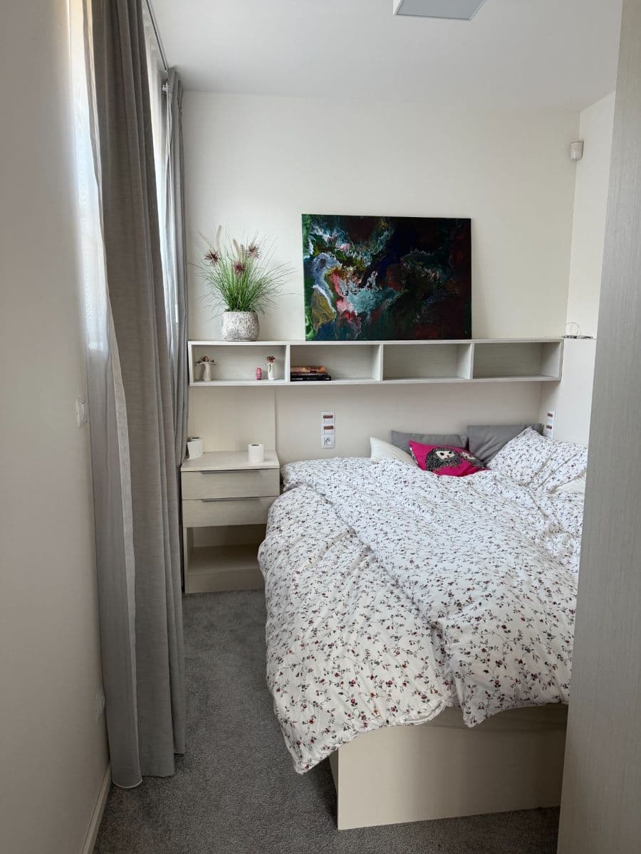 Prenájom bytu 1-izbový 44 m², Trojská, Praha, Praha Prenájom bytu 1-izbový 44 m², Trojská, Praha, Praha