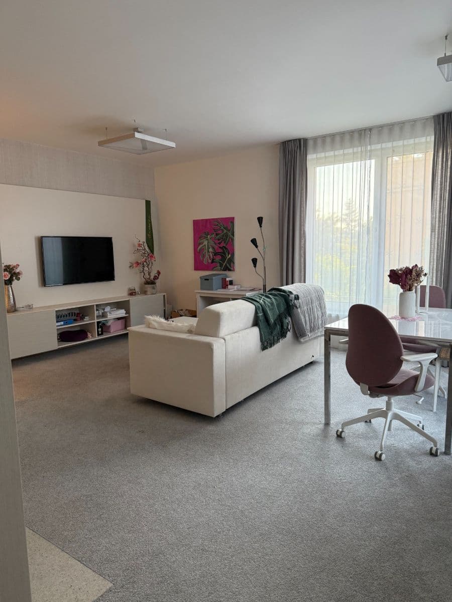 Prenájom bytu 1-izbový 44 m², Trojská, Praha, Praha Prenájom bytu 1-izbový 44 m², Trojská, Praha, Praha