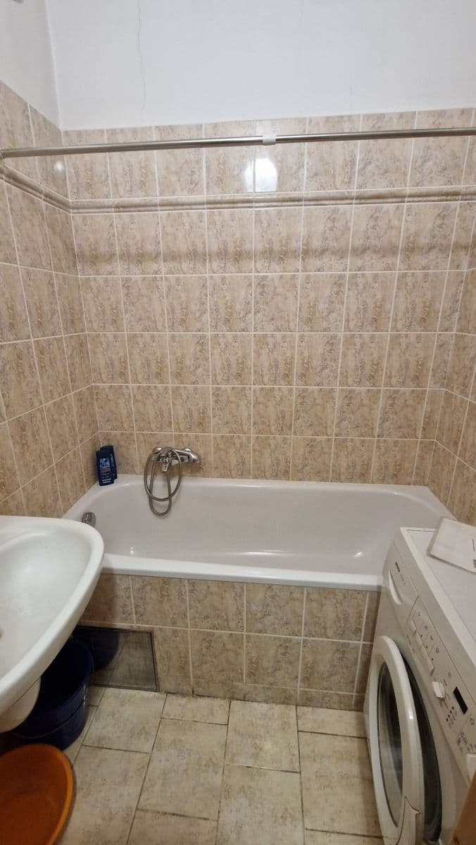 Prenájom bytu 3-izbový 68 m², Dětská, Praha, Praha Prenájom bytu 3-izbový 68 m², Dětská, Praha, Praha