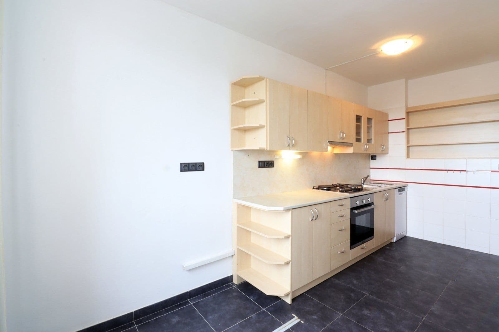 Prenájom bytu 3-izbový 82 m², Platónova, Praha, Praha Prenájom bytu 3-izbový 82 m², Platónova, Praha, Praha