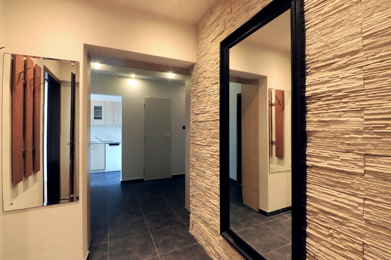 Prenájom bytu 3-izbový 82 m², Platónova, Praha, Praha Prenájom bytu 3-izbový 82 m², Platónova, Praha, Praha